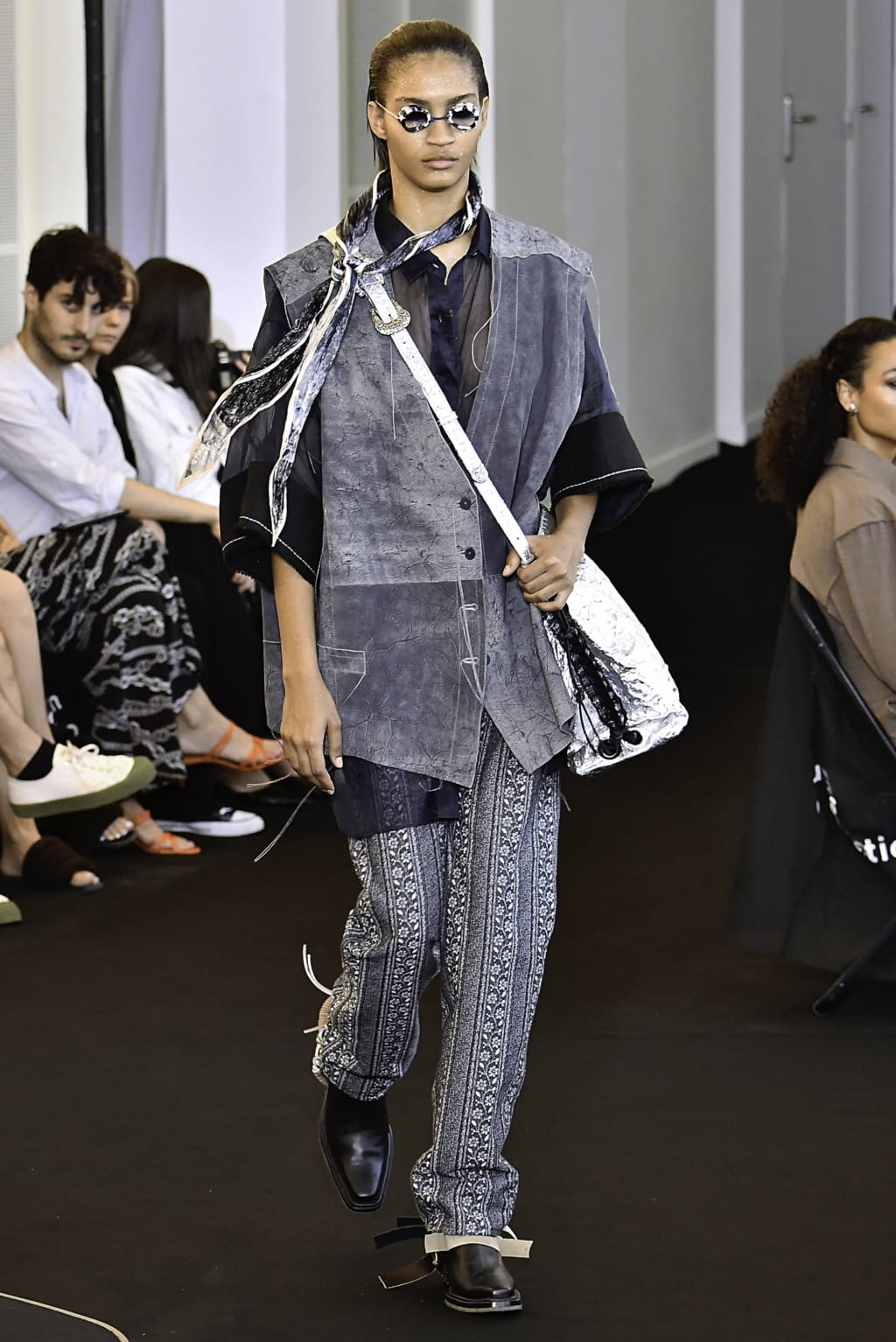 Fashion Week Paris Spring/Summer 2020 look 38 from the Acne Studios collection womenswear