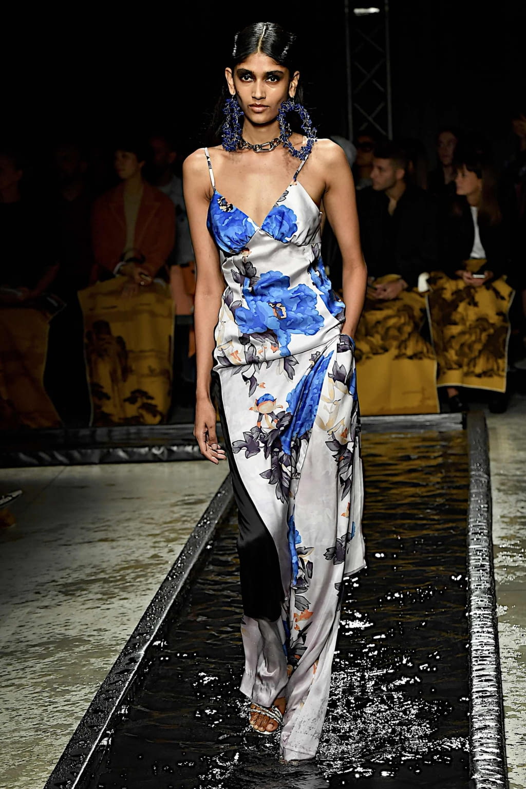 Fashion Week Milan Spring/Summer 2020 look 20 de la collection Act n°1 womenswear