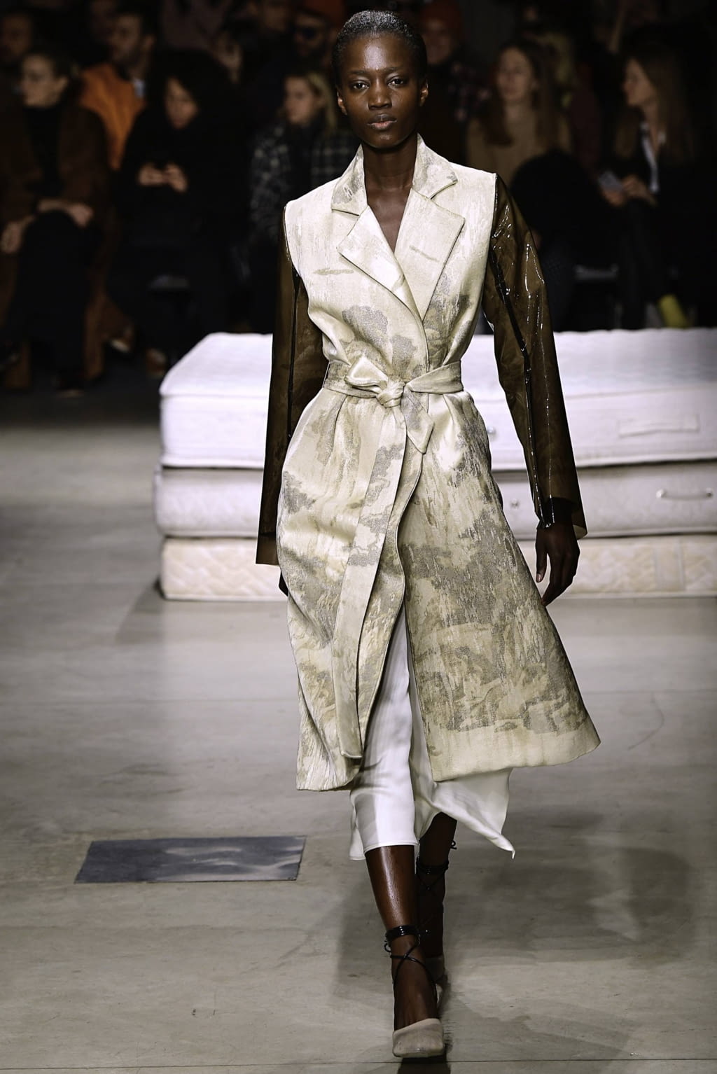 Fashion Week Milan Fall/Winter 2019 look 3 from the Act n°1 collection 女装