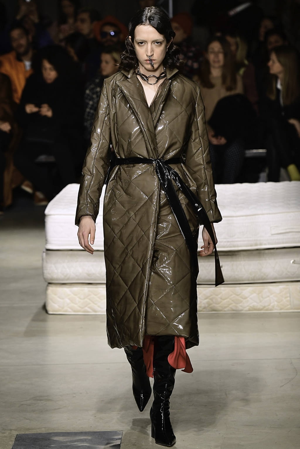 Fashion Week Milan Fall/Winter 2019 look 16 from the Act n°1 collection 女装