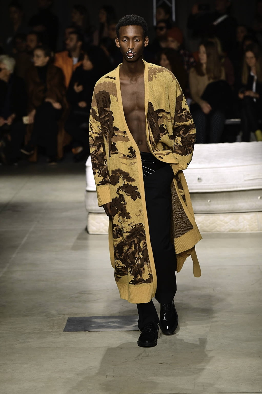Fashion Week Milan Fall/Winter 2019 look 35 from the Act n°1 collection womenswear