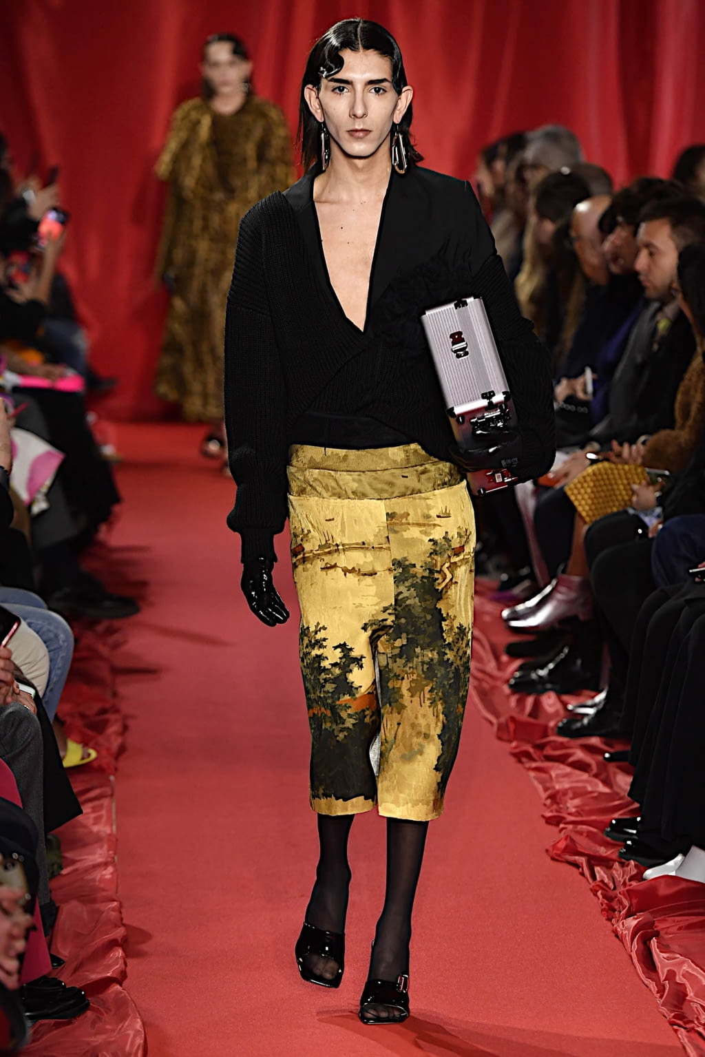 Fashion Week Milan Fall/Winter 2020 look 21 de la collection Act n°1 womenswear