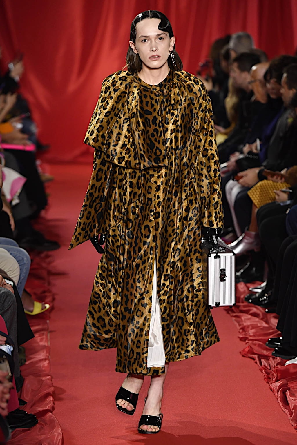 Fashion Week Milan Fall/Winter 2020 look 22 from the Act n°1 collection womenswear