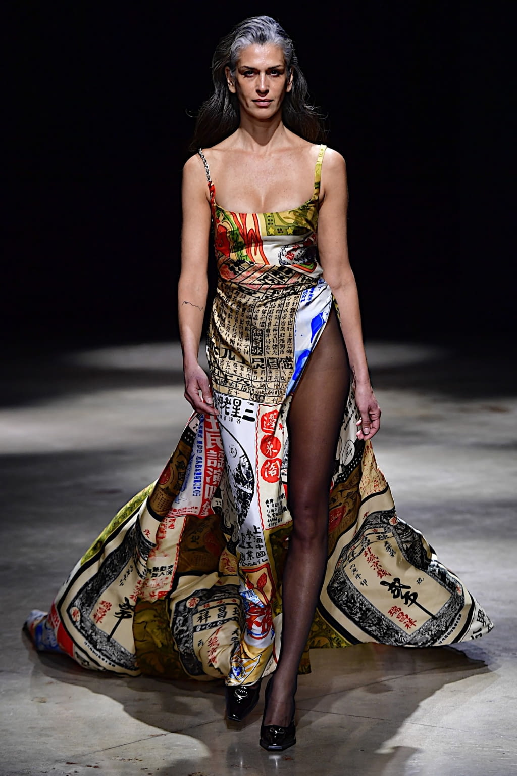 Fashion Week Milan Fall/Winter 2022 look 22 de la collection Act n°1 womenswear