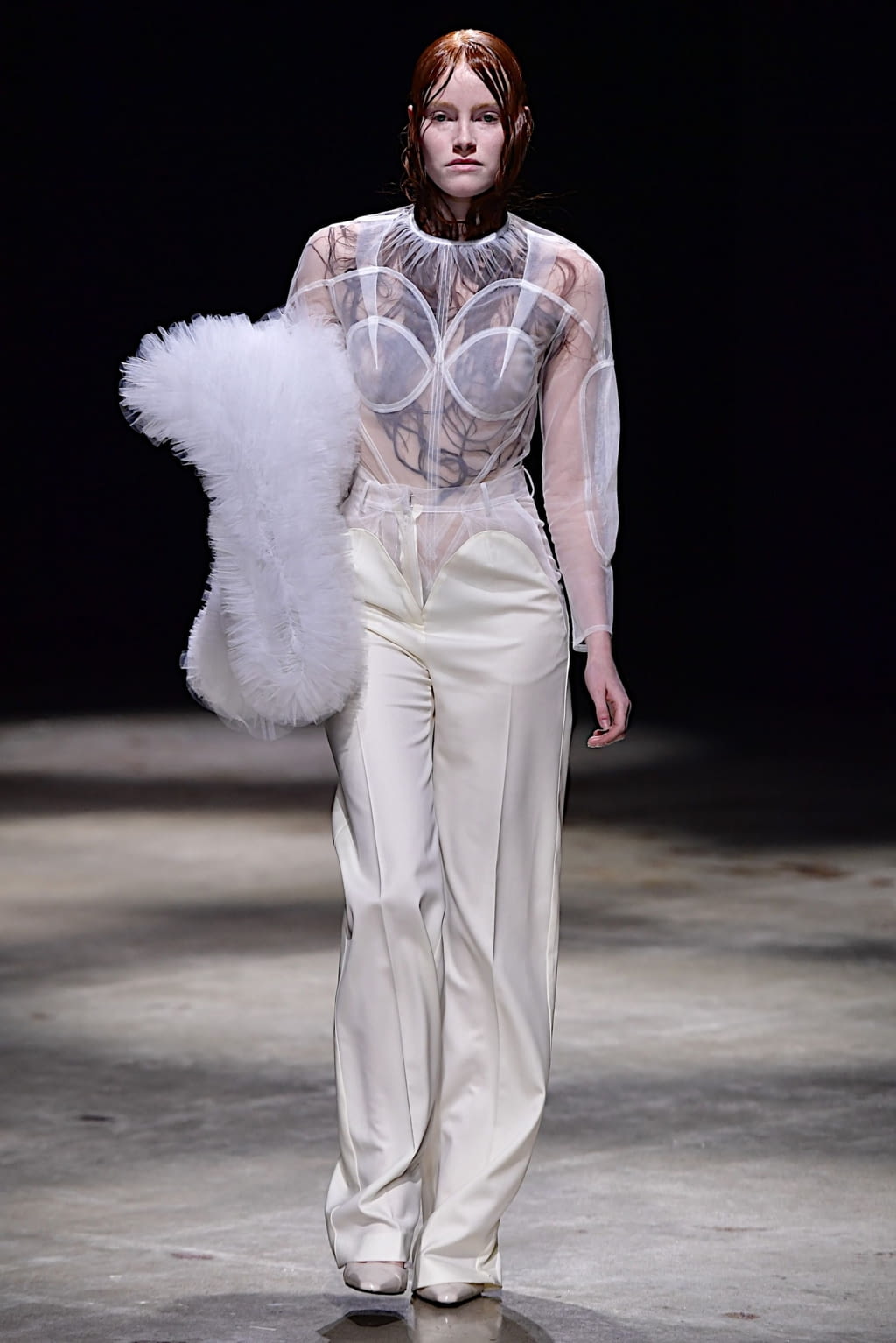 Fashion Week Milan Fall/Winter 2022 look 31 de la collection Act n°1 womenswear