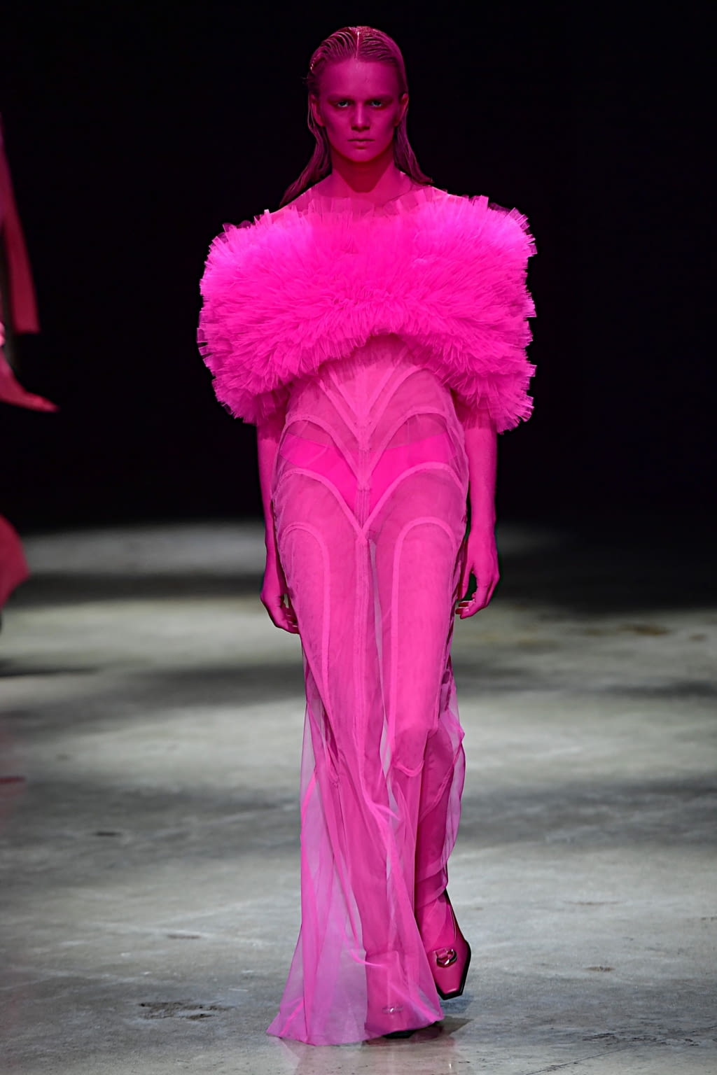 Fashion Week Milan Fall/Winter 2022 look 43 de la collection Act n°1 womenswear
