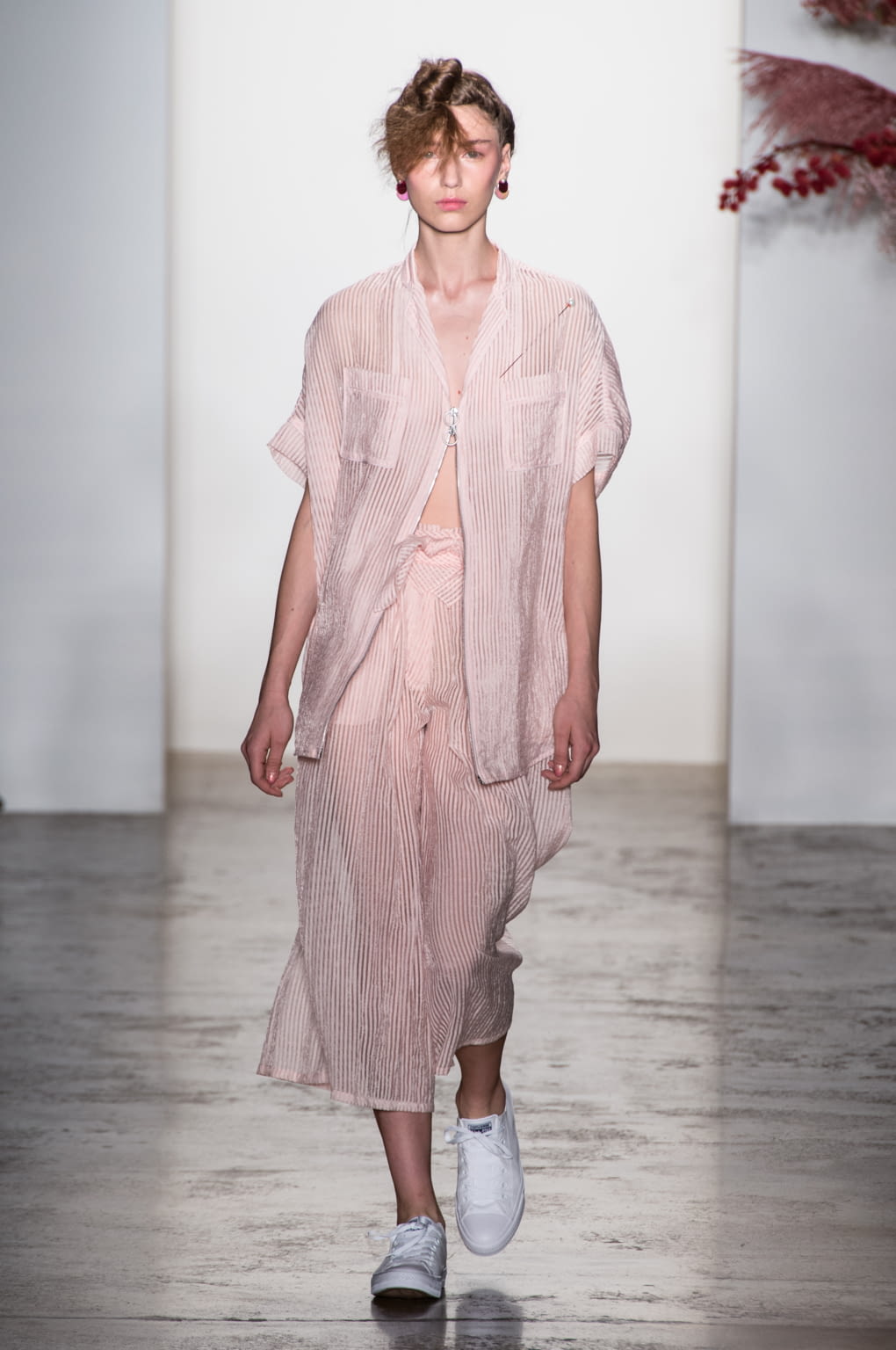 Fashion Week New York Spring/Summer 2017 look 7 from the Adam Selman collection womenswear