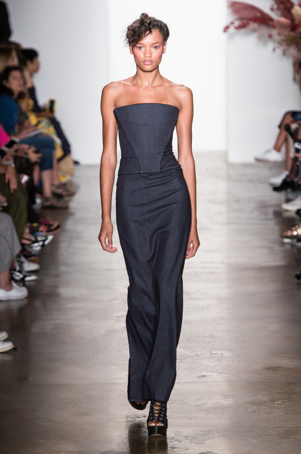 Fashion Week New York Spring/Summer 2017 look 27 from the Adam Selman collection 女装