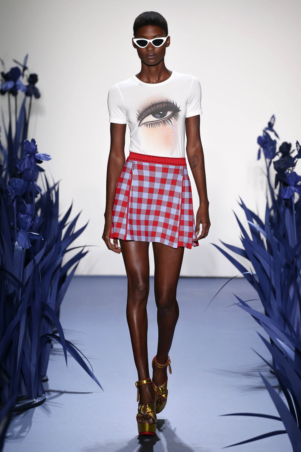 Fashion Week New York Spring/Summer 2018 look 21 from the Adam Selman collection womenswear