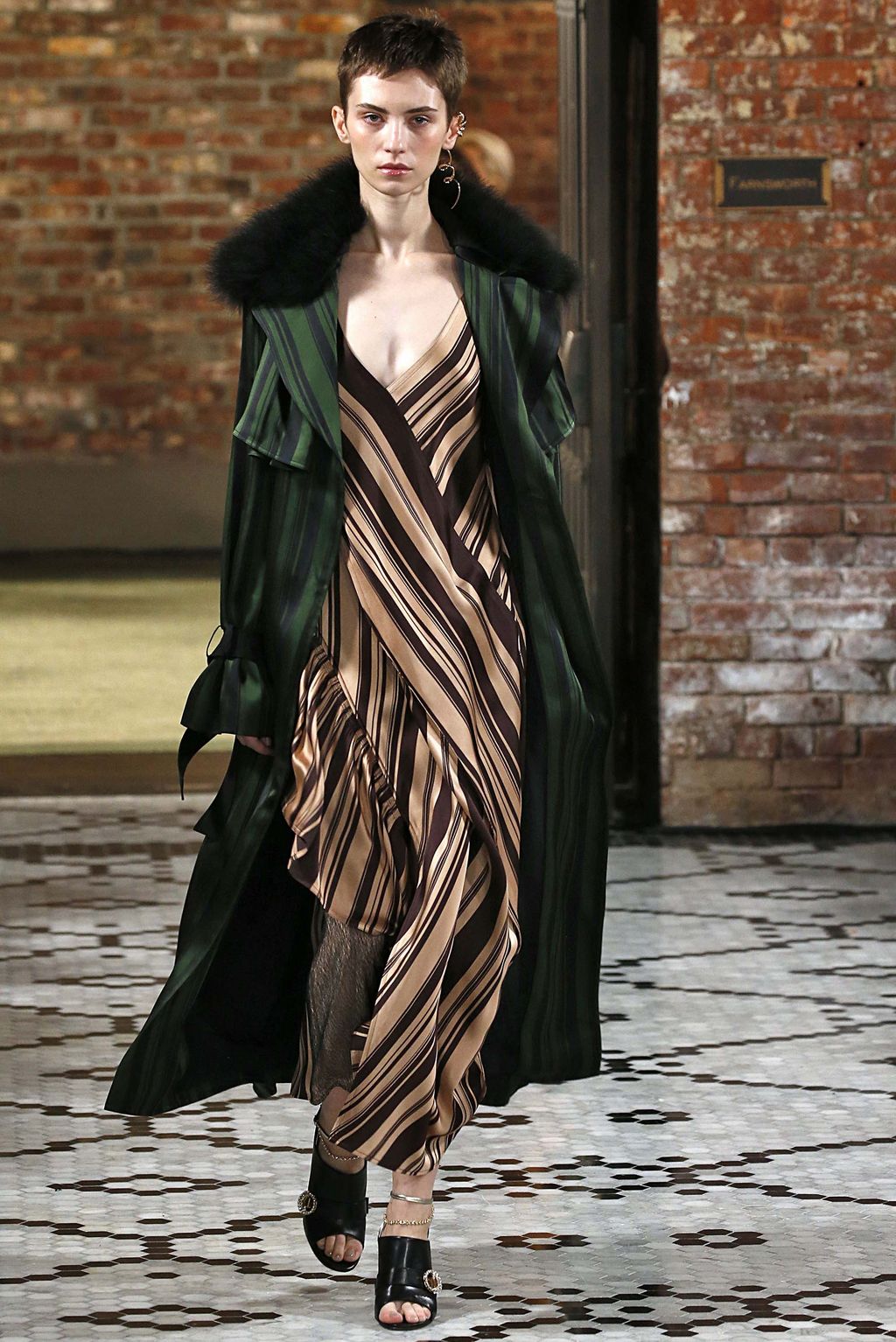 Fashion Week New York Fall/Winter 2018 look 14 from the Adeam collection 女装