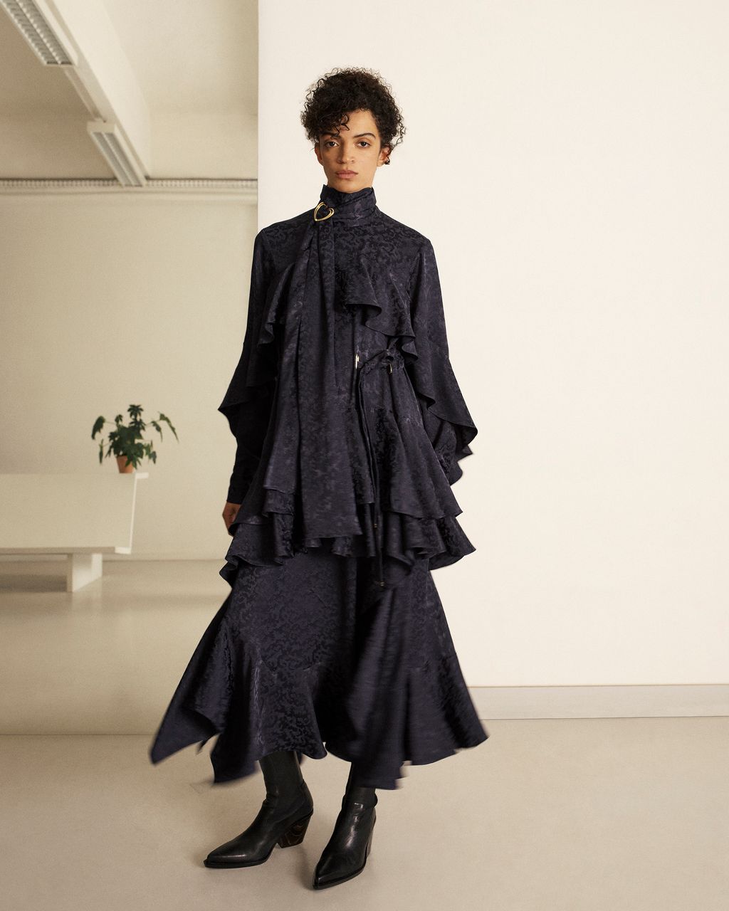 Fashion Week Paris Fall/Winter 2022 look 2 from the Adela Studio collection womenswear