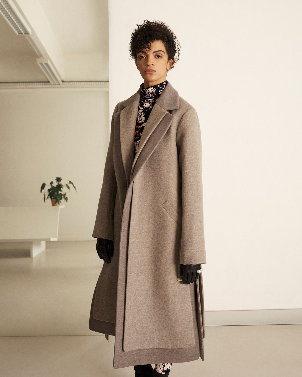 Fashion Week Paris Fall/Winter 2022 look 21 from the Adela Studio collection womenswear
