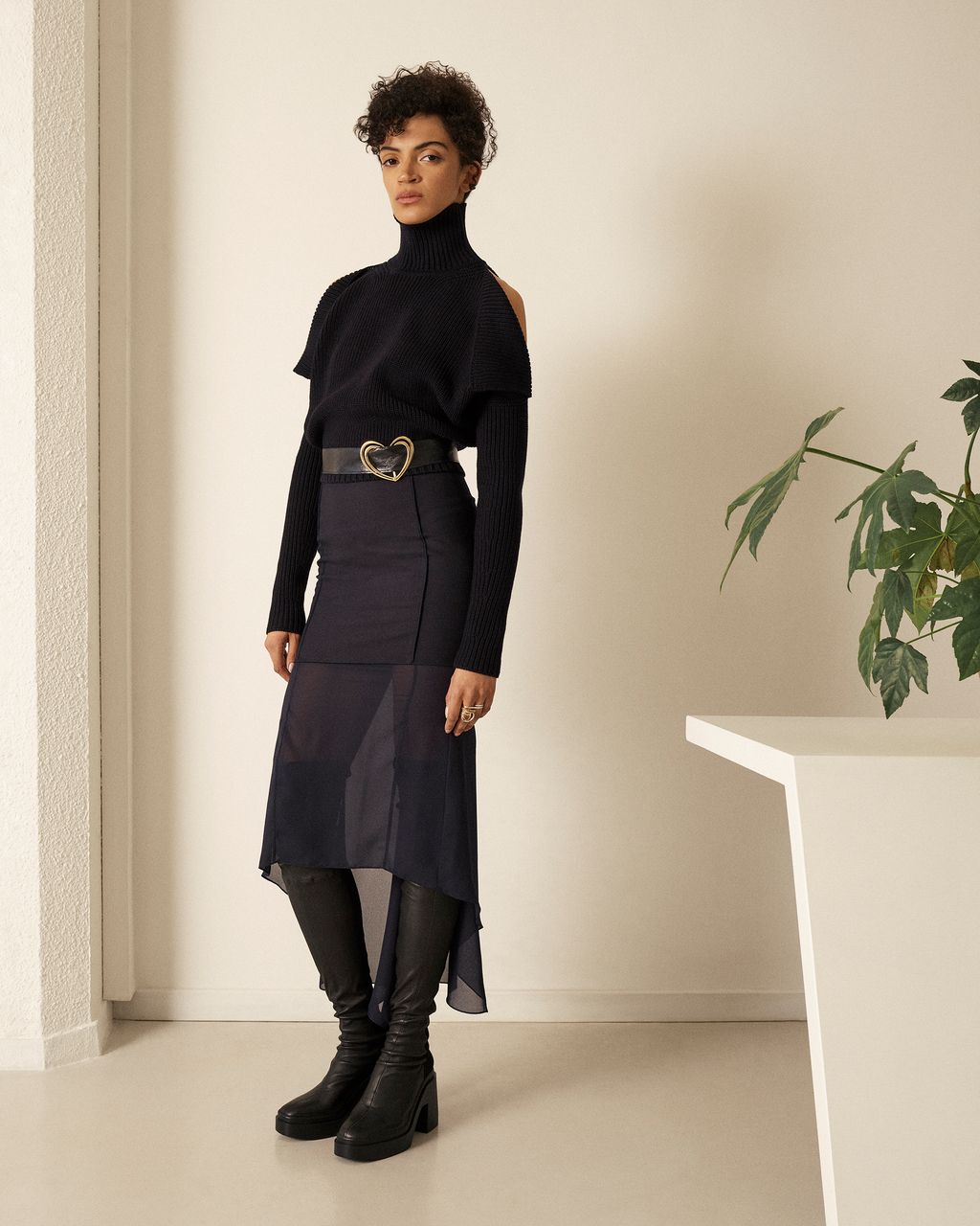 Fashion Week Paris Fall/Winter 2022 look 7 from the Adela Studio collection womenswear