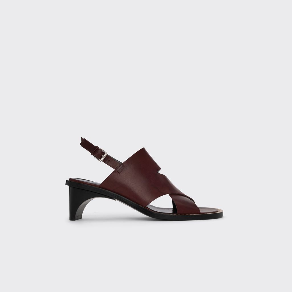 Fashion Week Paris Spring/Summer 2025 look 25 from the Pierre Hardy collection womenswear accessories