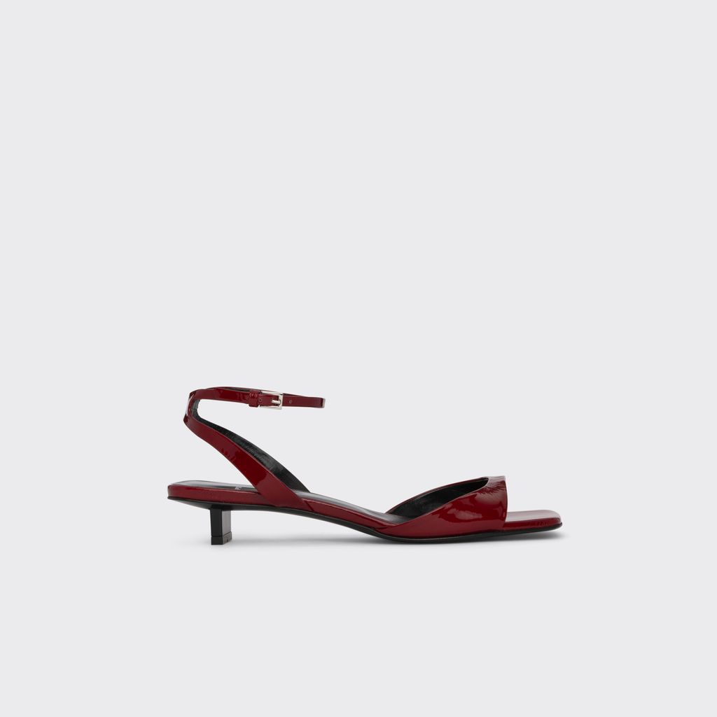 Fashion Week Paris Spring/Summer 2025 look 47 from the Pierre Hardy collection womenswear accessories