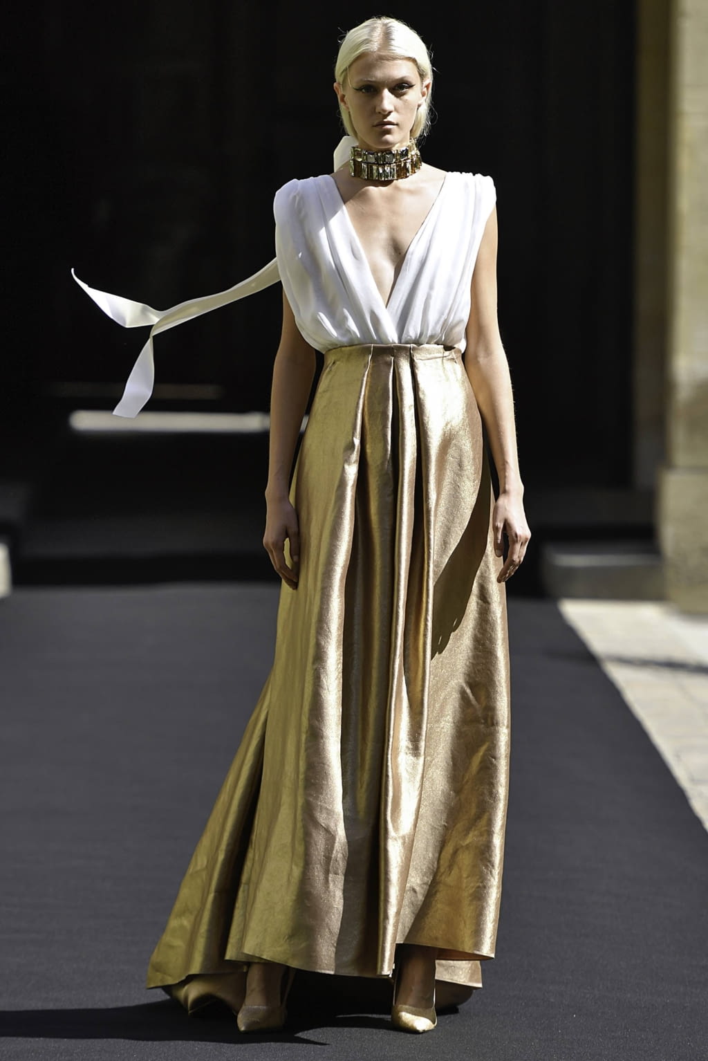 Fashion Week Paris Fall/Winter 2019 look 11 de la collection Aelis couture