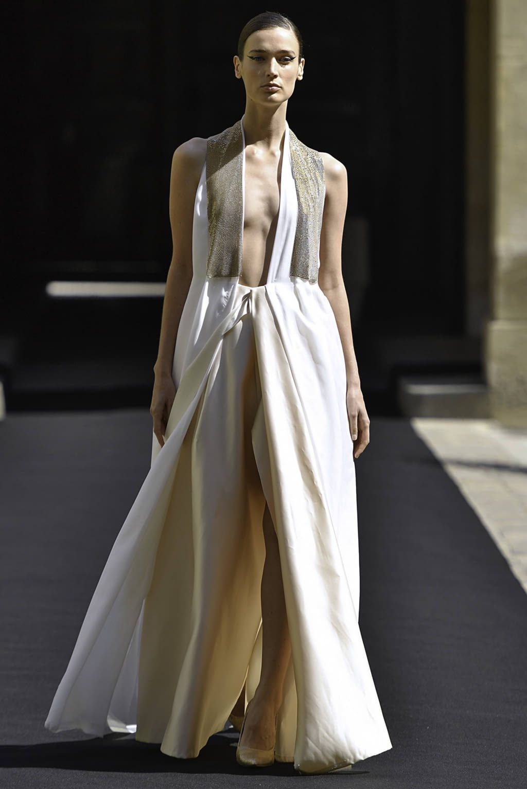 Fashion Week Paris Fall/Winter 2019 look 12 from the Aelis collection couture