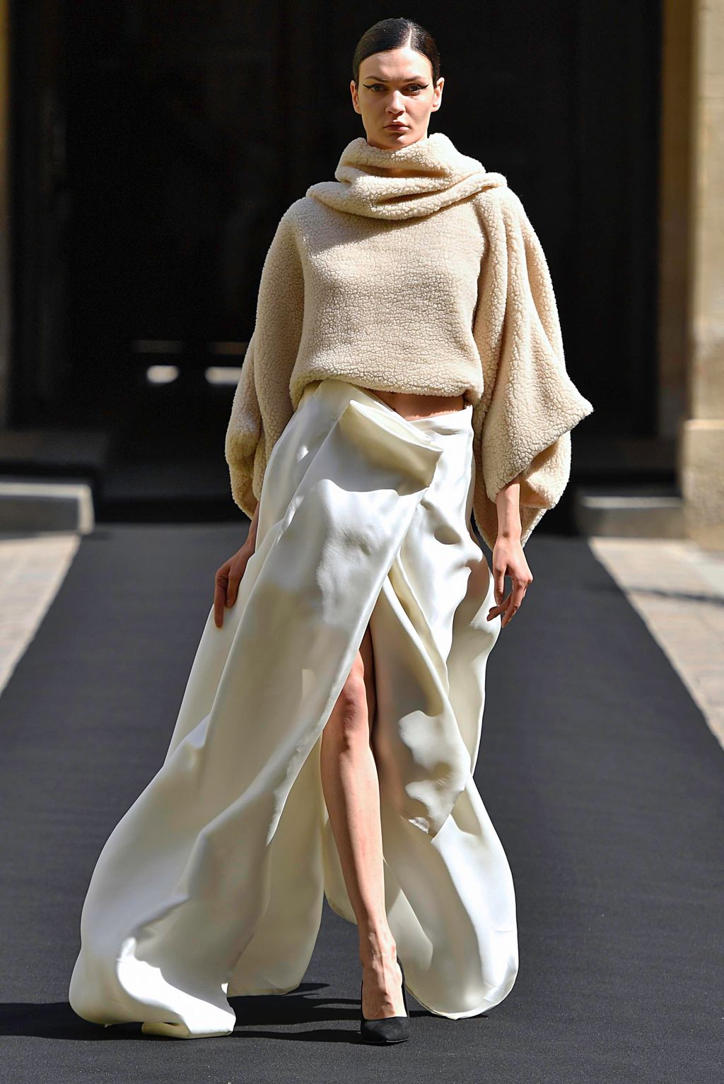 Fashion Week Paris Fall/Winter 2019 look 19 from the Aelis collection couture
