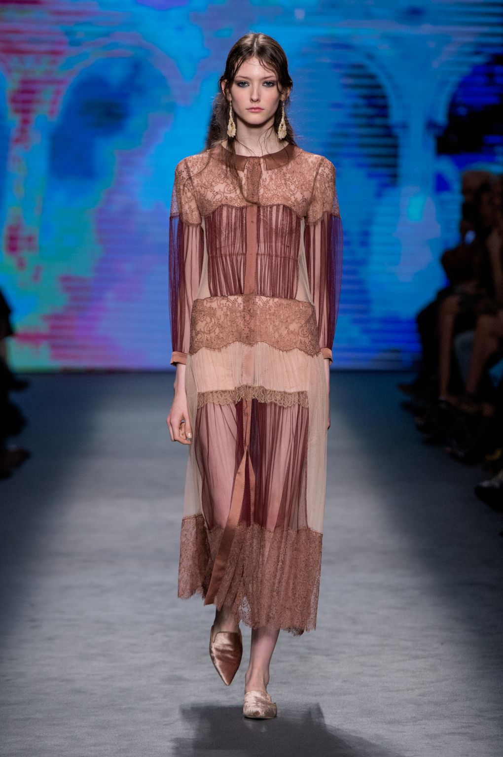 Fashion Week Milan Fall/Winter 2016 look 44 from the Alberta Ferretti collection womenswear