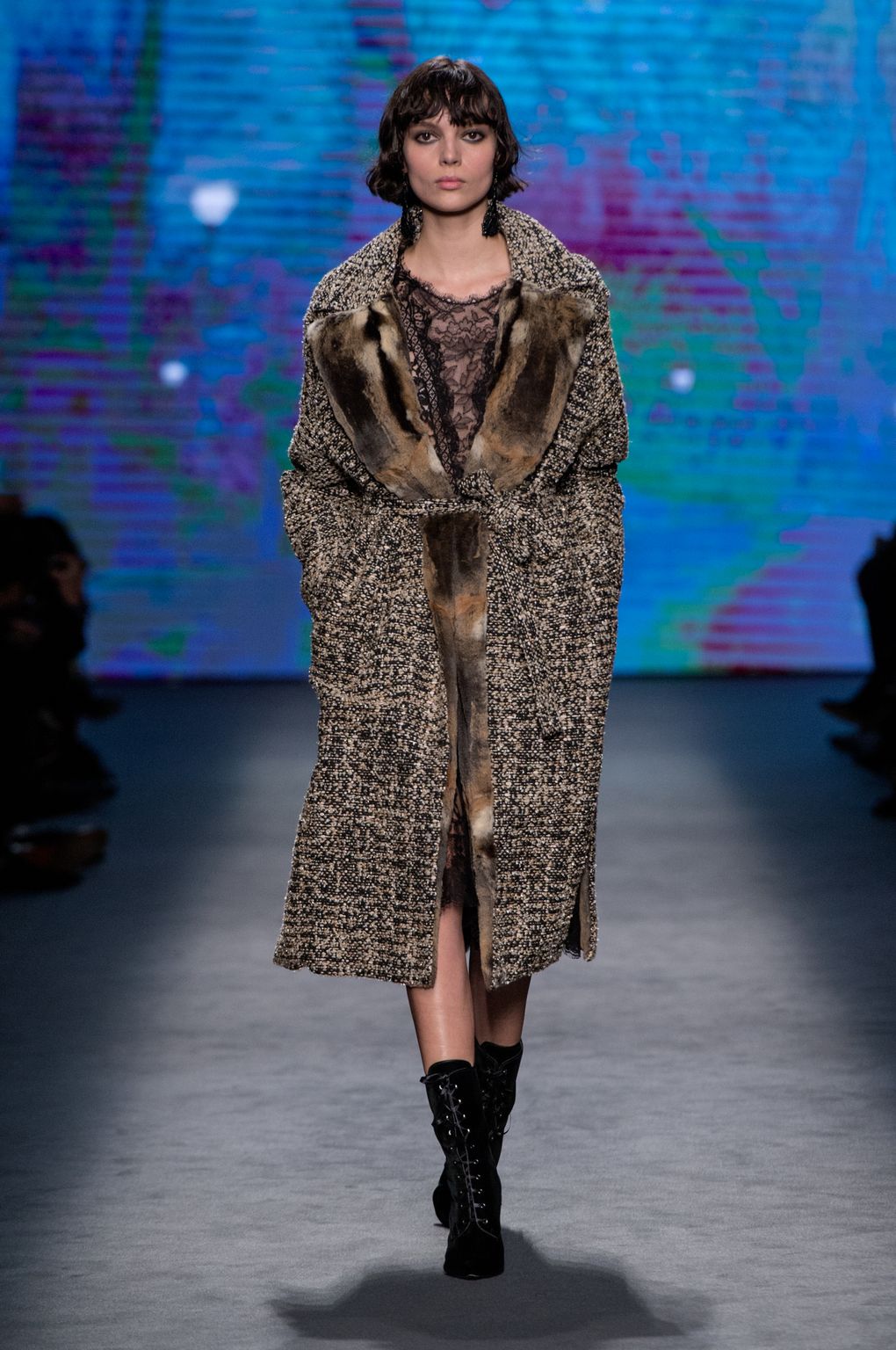 Fashion Week Milan Fall/Winter 2016 look 48 from the Alberta Ferretti collection womenswear