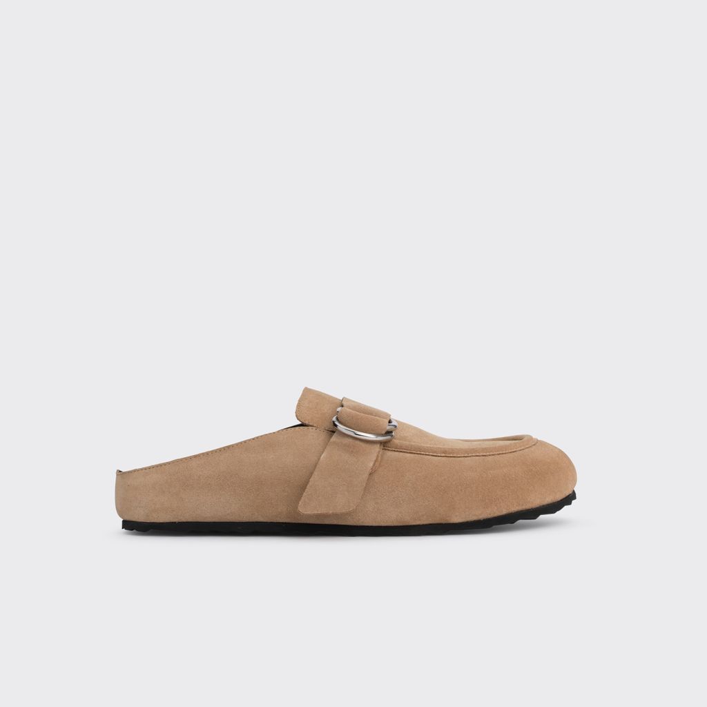 Fashion Week Paris Fall/Winter 2025 look 27 from the Pierre Hardy collection 男装配饰