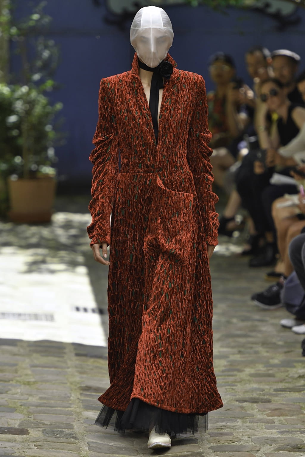 Fashion Week Paris Fall/Winter 2019 look 9 from the Aganovich collection couture