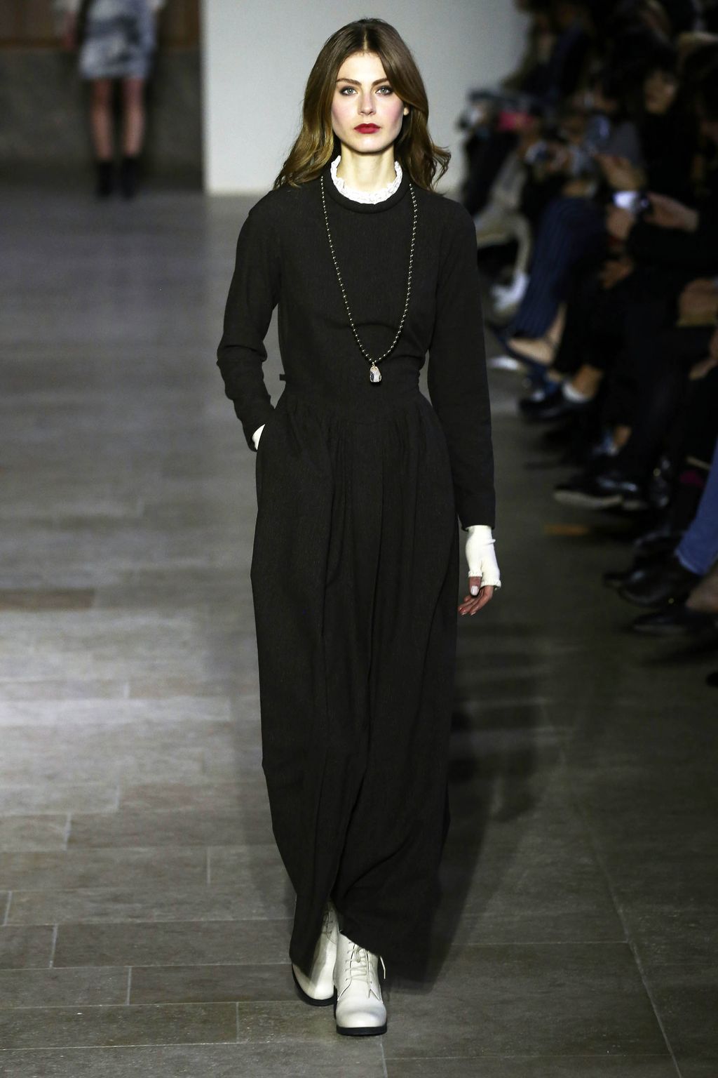 Fashion Week Paris Fall/Winter 2017 look 41 from the Agnès B collection womenswear