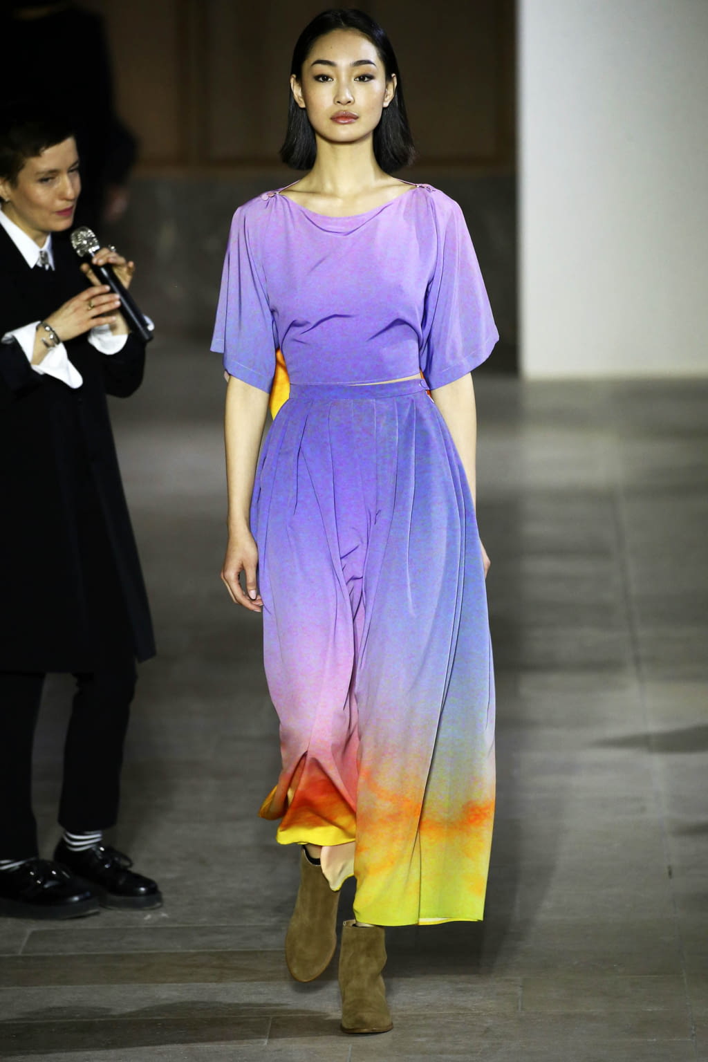 Fashion Week Paris Fall/Winter 2017 look 47 de la collection Agnès B womenswear