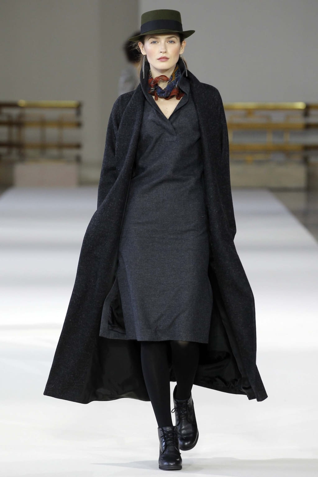 Fashion Week Paris Fall/Winter 2018 look 30 from the Agnès B collection womenswear
