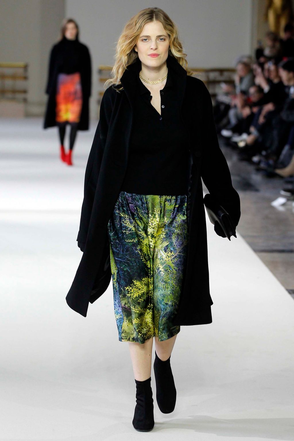 Fashion Week Paris Fall/Winter 2018 look 32 from the Agnès B collection womenswear