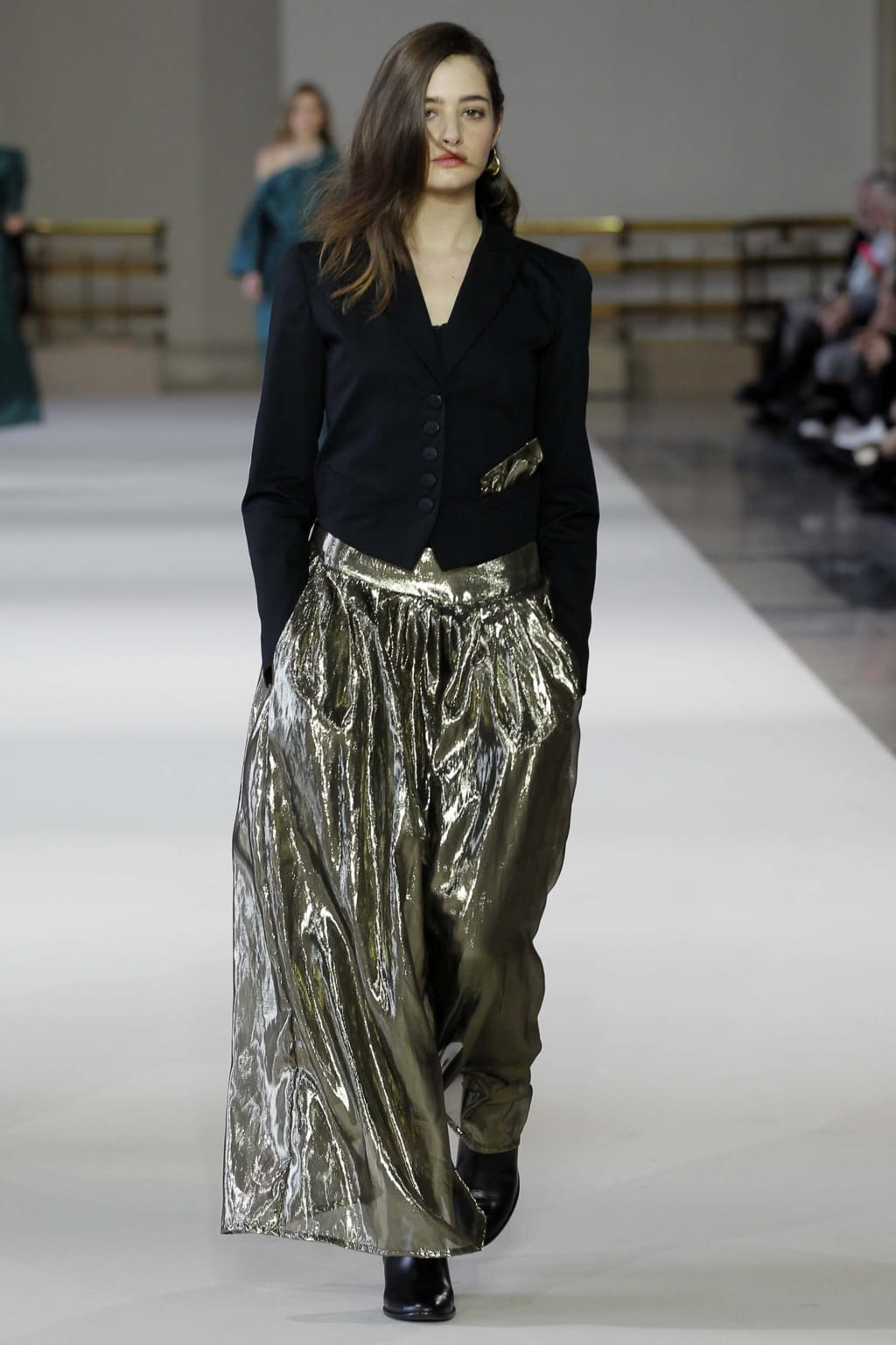 Fashion Week Paris Fall/Winter 2018 look 50 from the Agnès B collection womenswear
