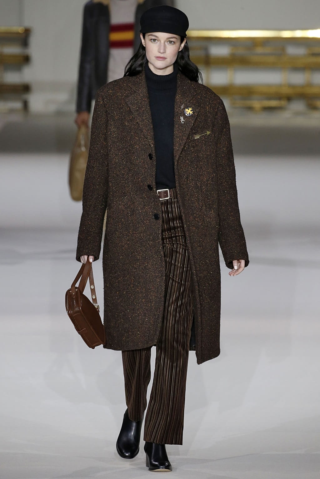 Fashion Week Paris Fall/Winter 2019 look 9 from the Agnès B collection womenswear