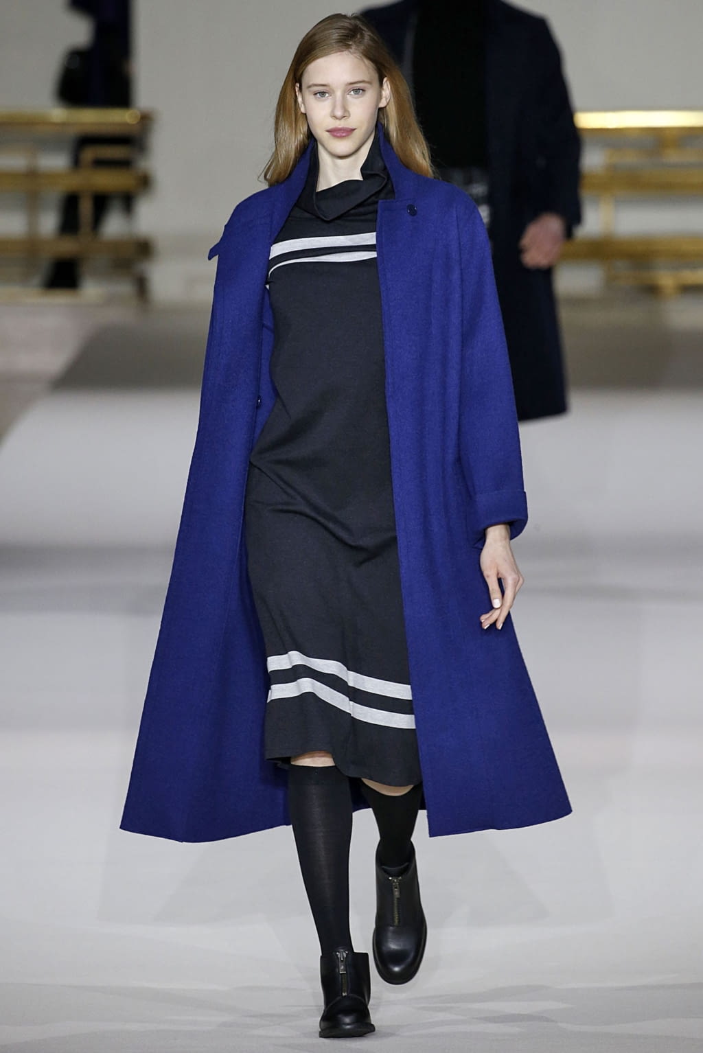 Fashion Week Paris Fall/Winter 2019 look 18 from the Agnès B collection womenswear