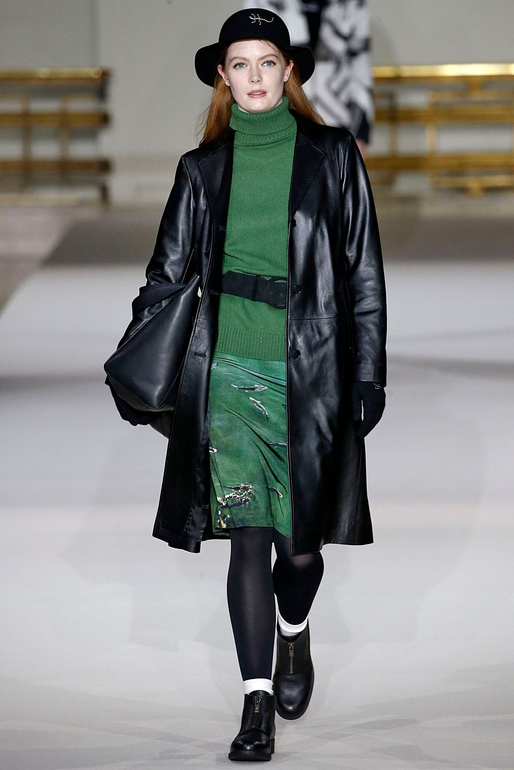 Fashion Week Paris Fall/Winter 2019 look 31 from the Agnès B collection 女装