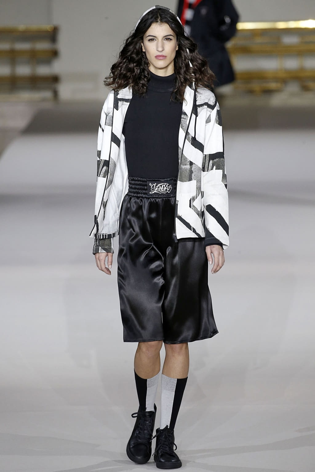 Fashion Week Paris Fall/Winter 2019 look 33 from the Agnès B collection womenswear