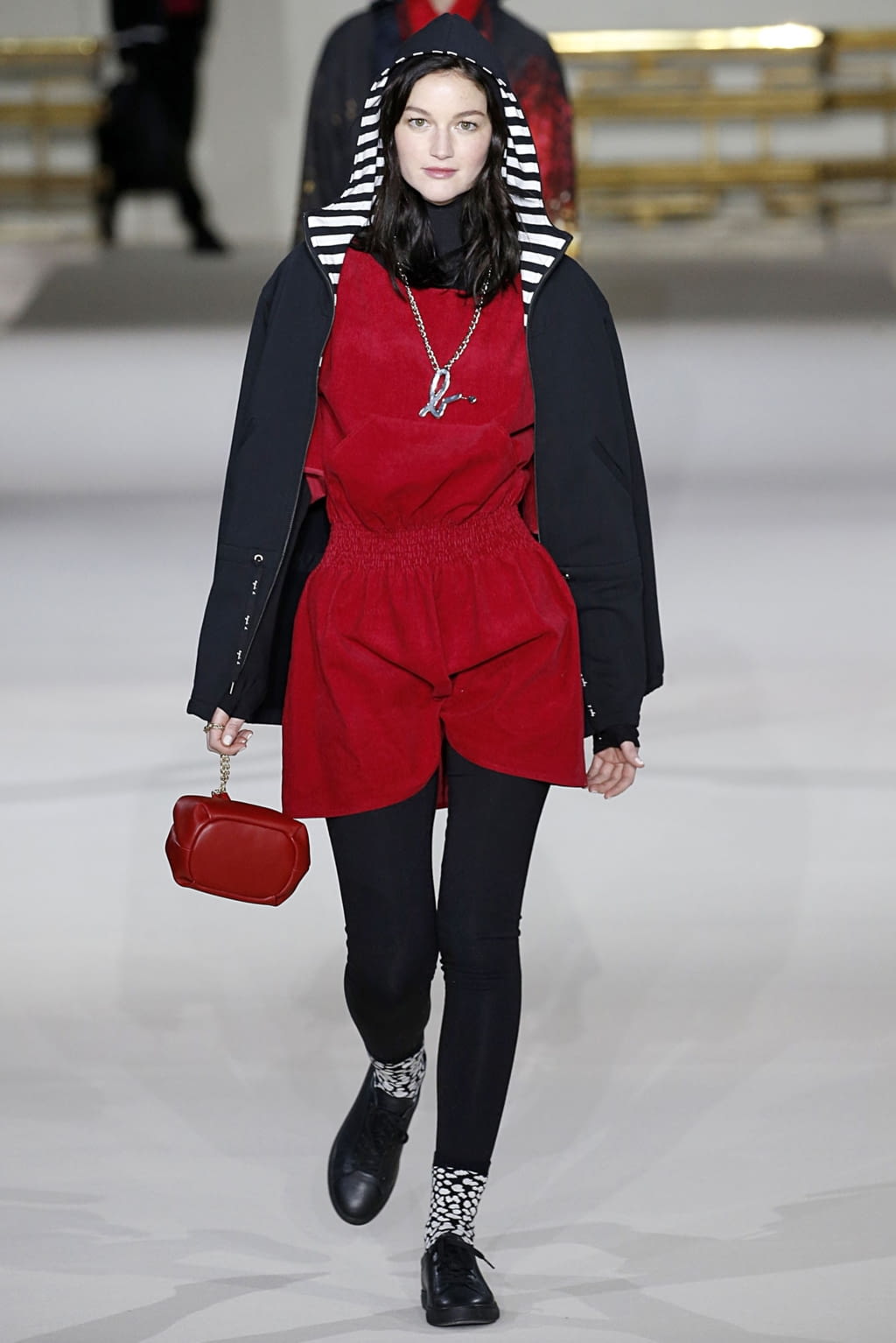 Fashion Week Paris Fall/Winter 2019 look 36 from the Agnès B collection 女装