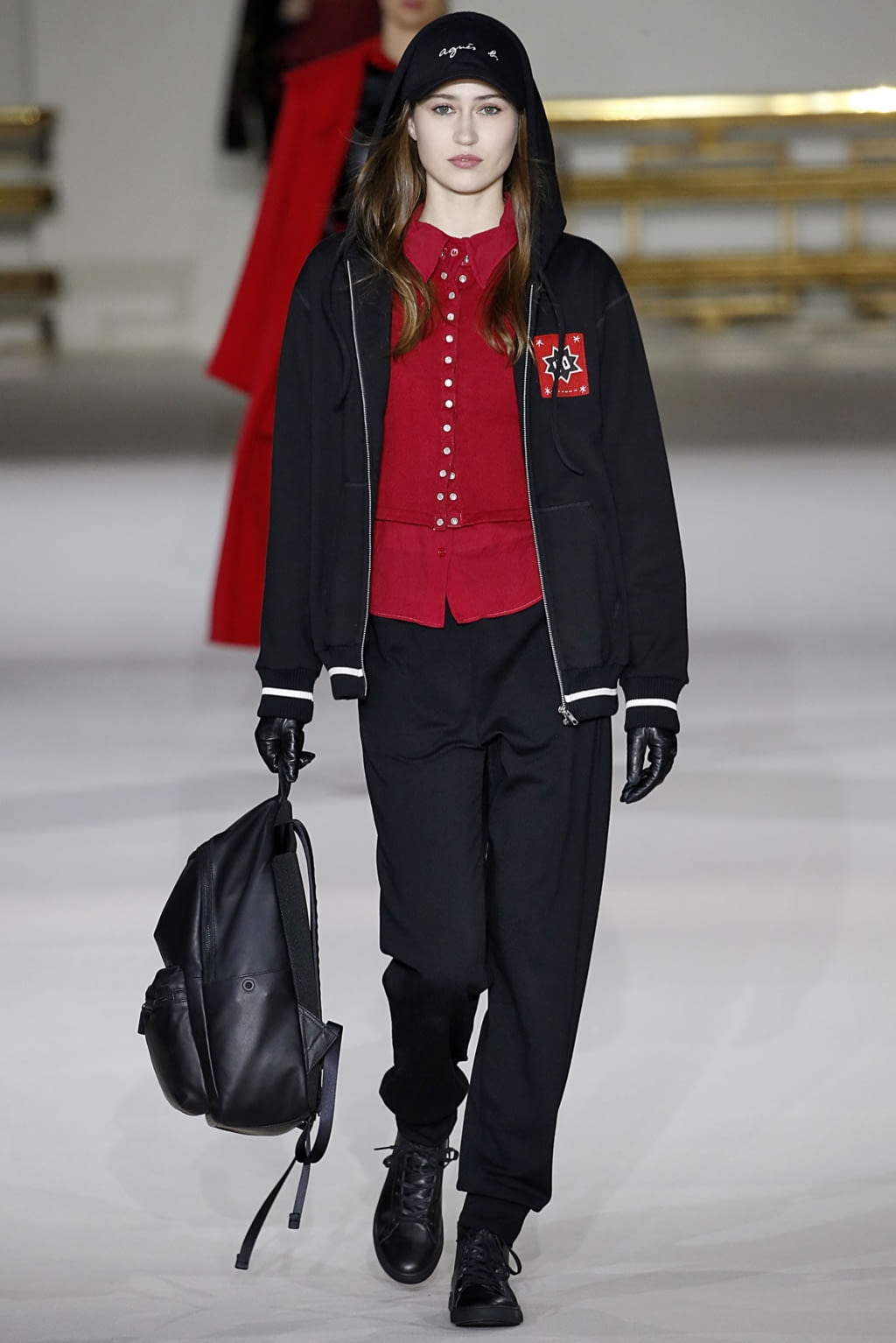 Fashion Week Paris Fall/Winter 2019 look 38 from the Agnès B collection 女装