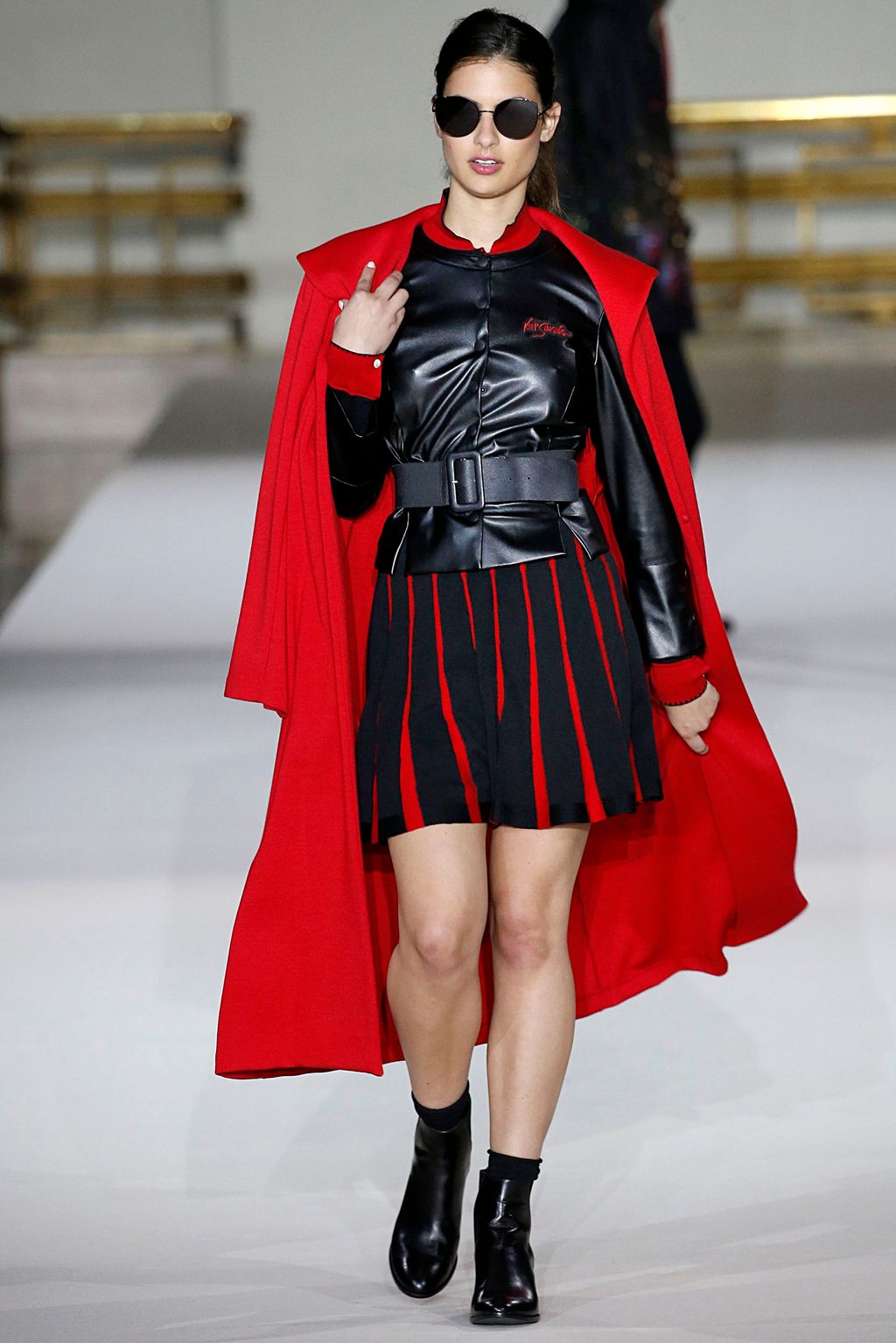 Fashion Week Paris Fall/Winter 2019 look 39 from the Agnès B collection womenswear