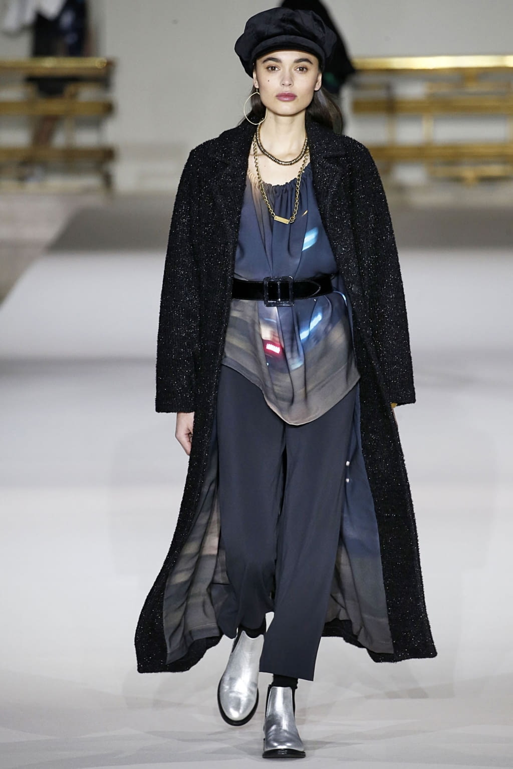 Fashion Week Paris Fall/Winter 2019 look 42 from the Agnès B collection 女装