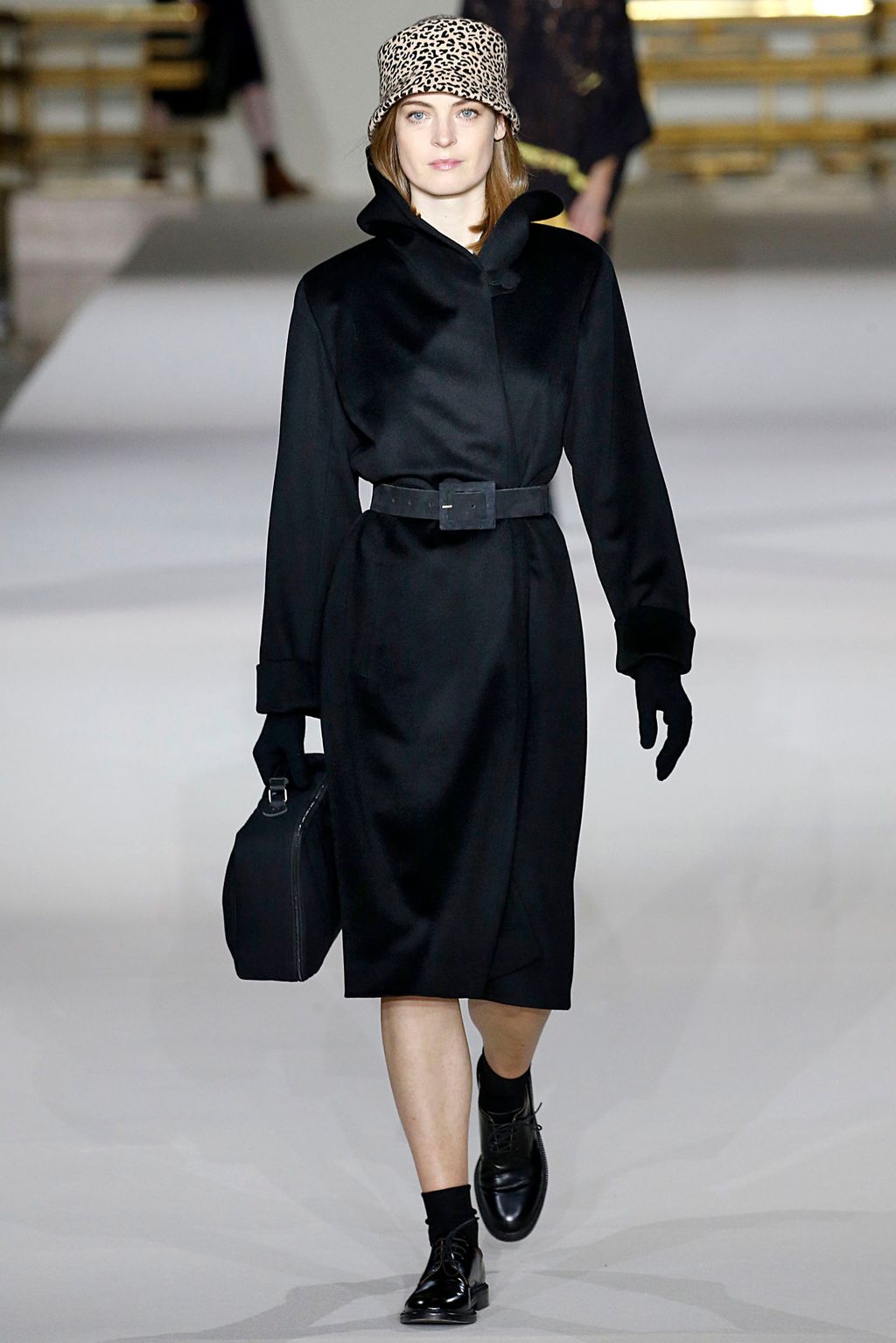 Fashion Week Paris Fall/Winter 2019 look 47 from the Agnès B collection 女装