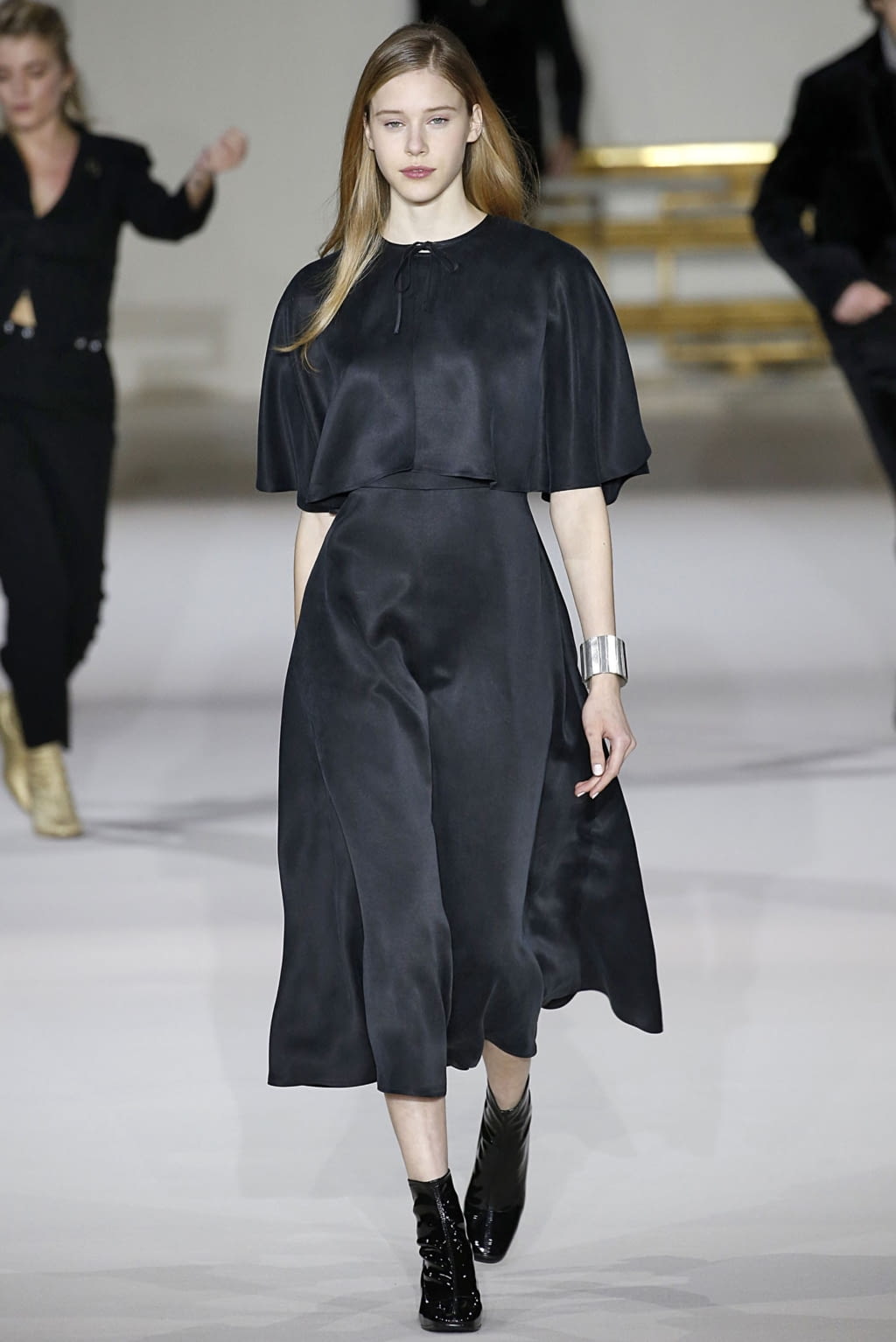 Fashion Week Paris Fall/Winter 2019 look 58 de la collection Agnès B womenswear