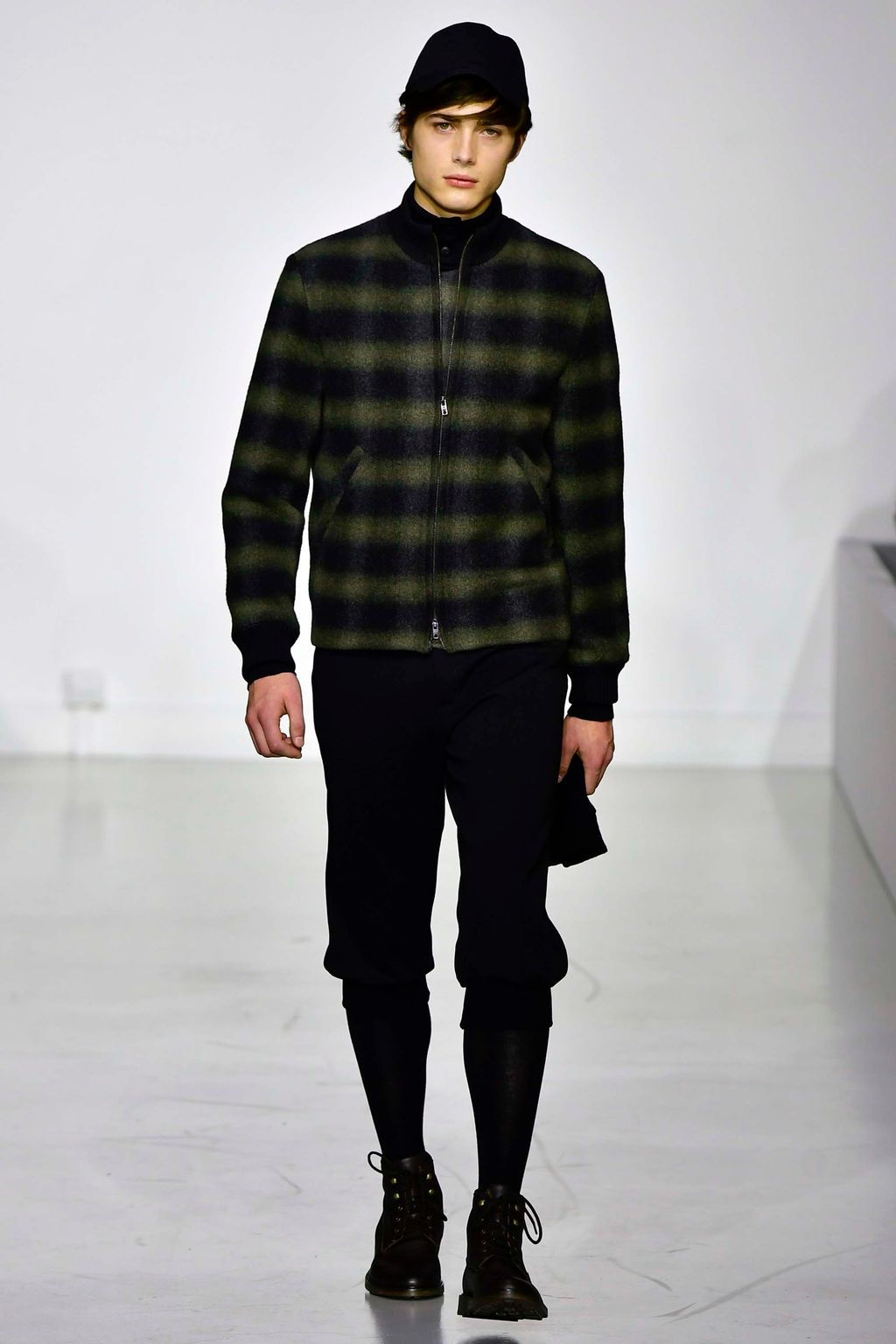 Fashion Week Paris Fall/Winter 2018 look 8 from the Agnès B collection menswear