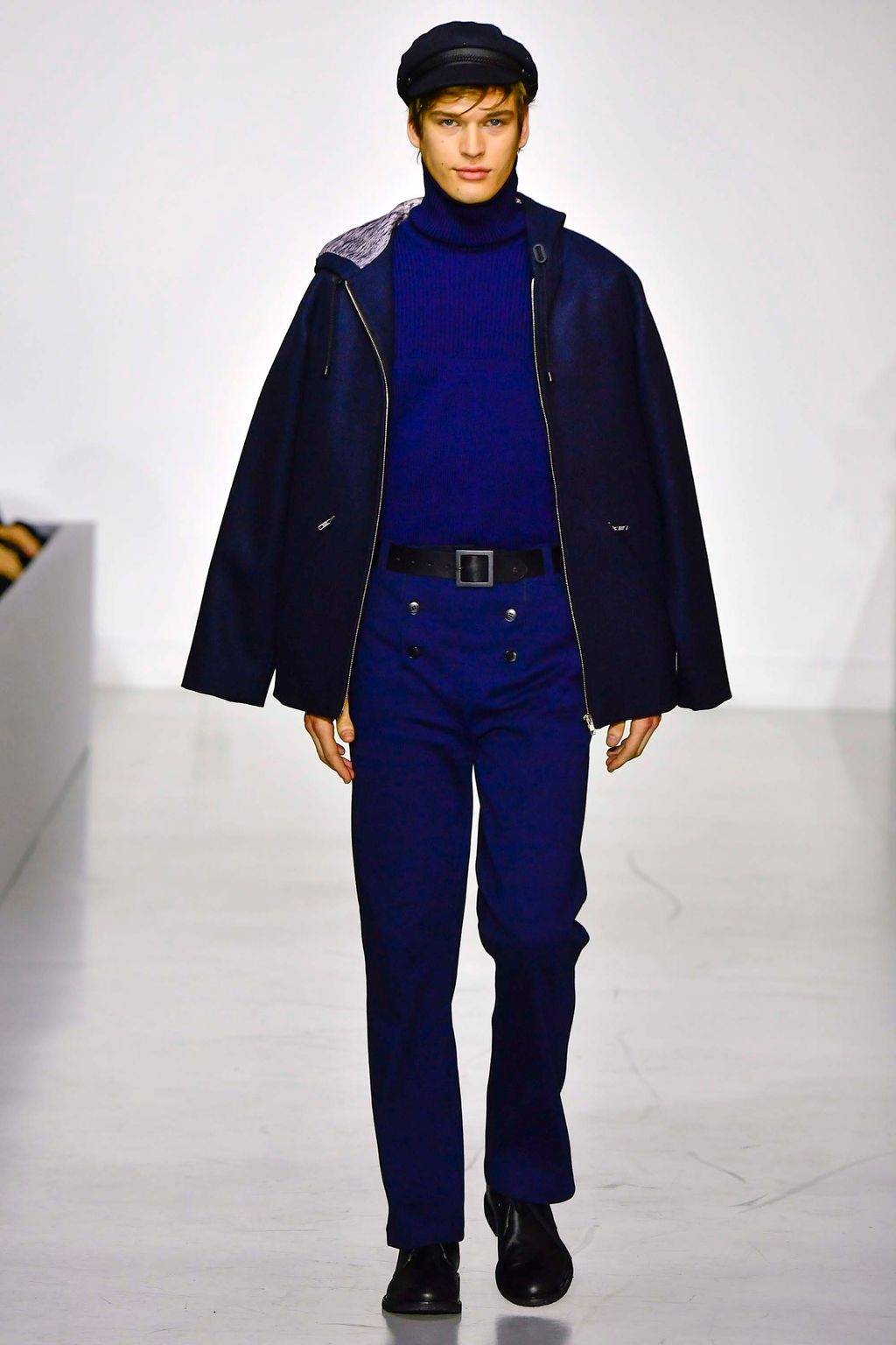 Fashion Week Paris Fall/Winter 2018 look 10 from the Agnès B collection menswear