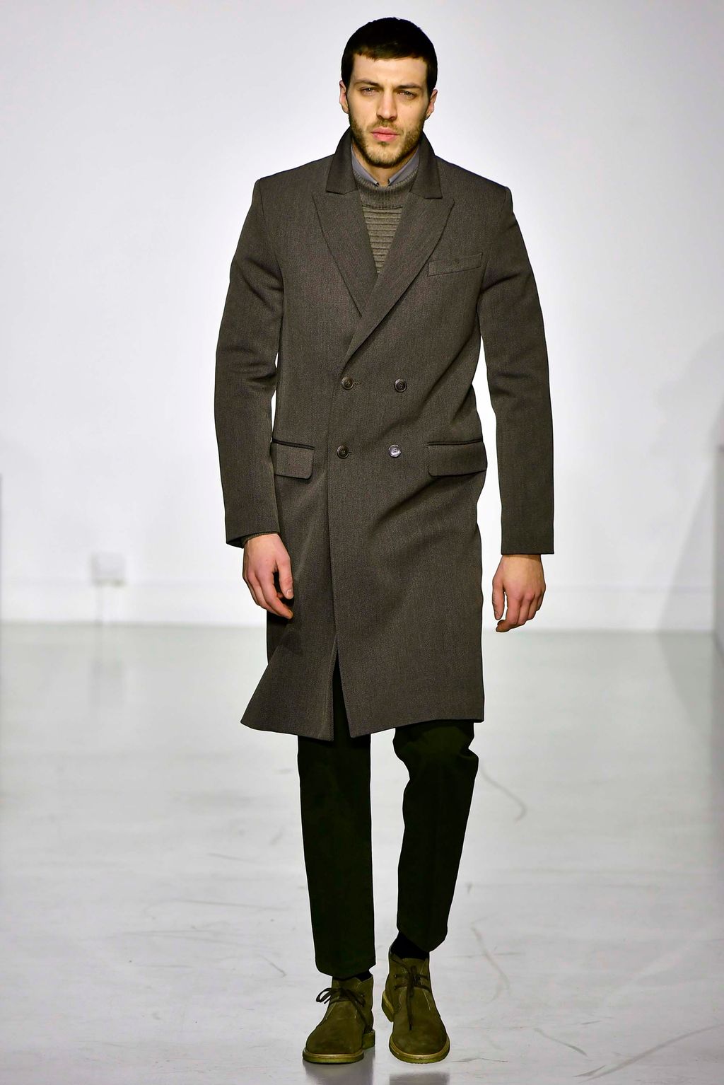 Fashion Week Paris Fall/Winter 2018 look 22 from the Agnès B collection menswear