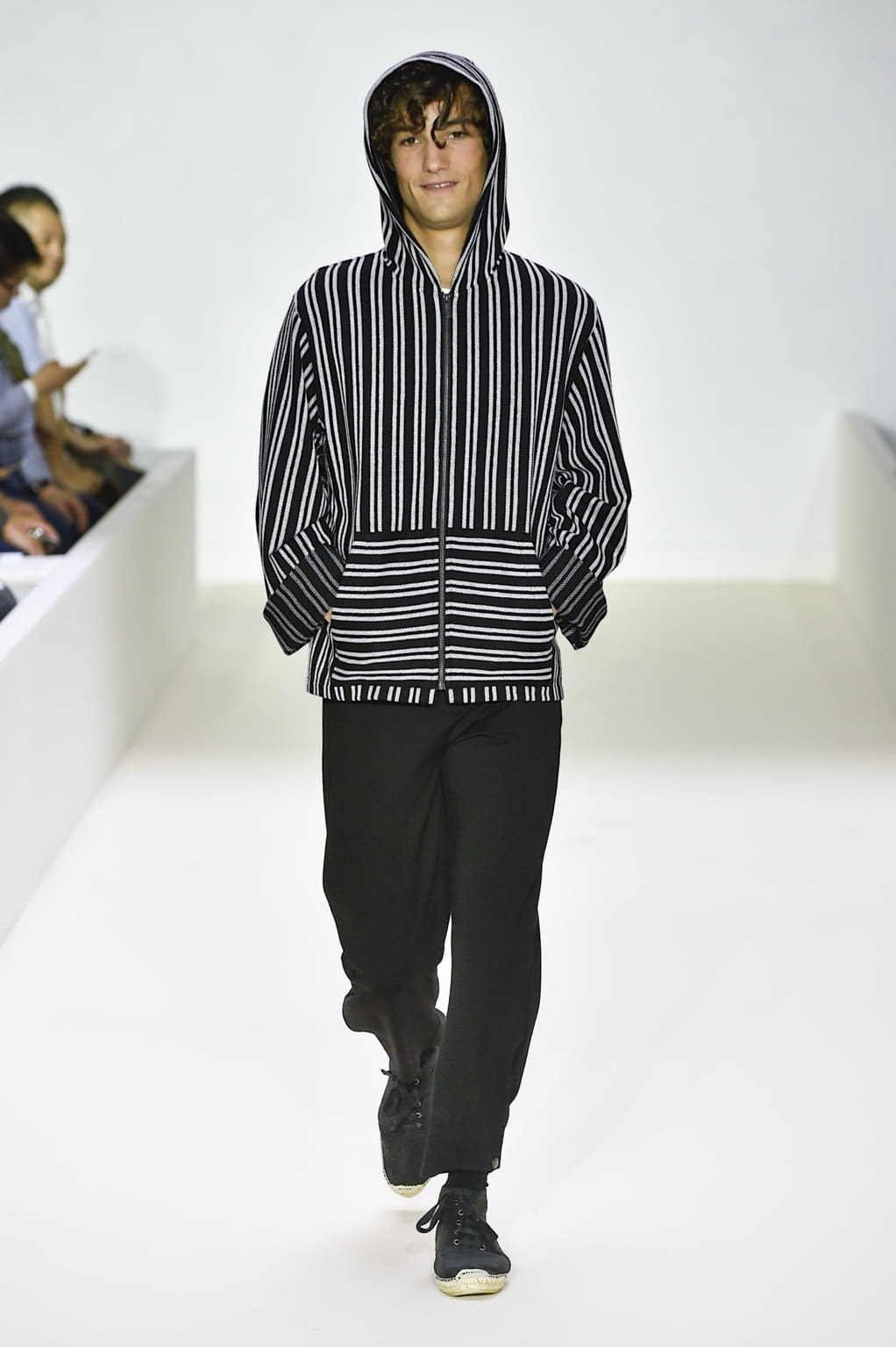 Fashion Week Paris Spring/Summer 2019 look 19 from the Agnès B collection menswear