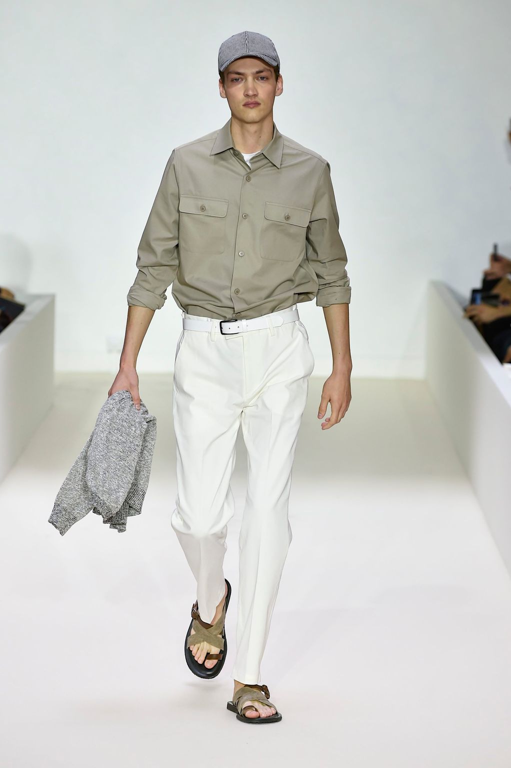Fashion Week Paris Spring/Summer 2019 look 21 from the Agnès B collection menswear