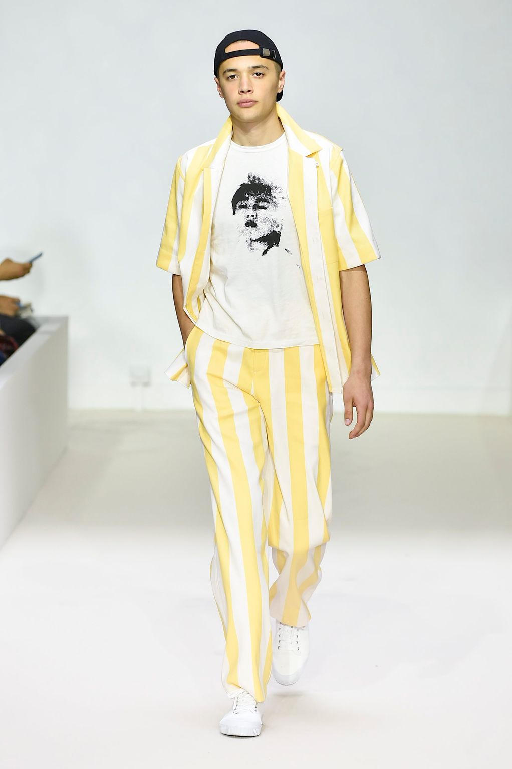 Fashion Week Paris Spring/Summer 2019 look 27 from the Agnès B collection menswear