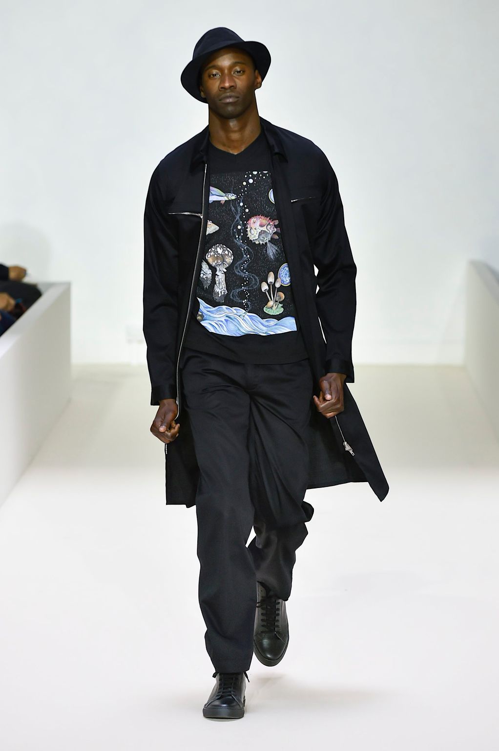 Fashion Week Paris Spring/Summer 2019 look 37 from the Agnès B collection menswear
