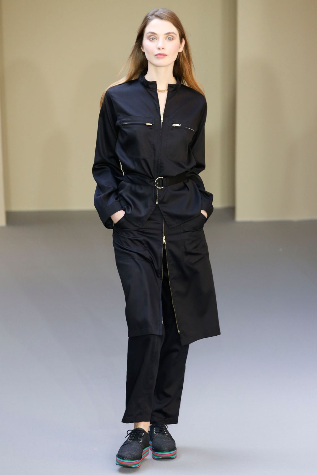 Fashion Week Paris Spring/Summer 2018 look 14 from the Agnès B collection womenswear