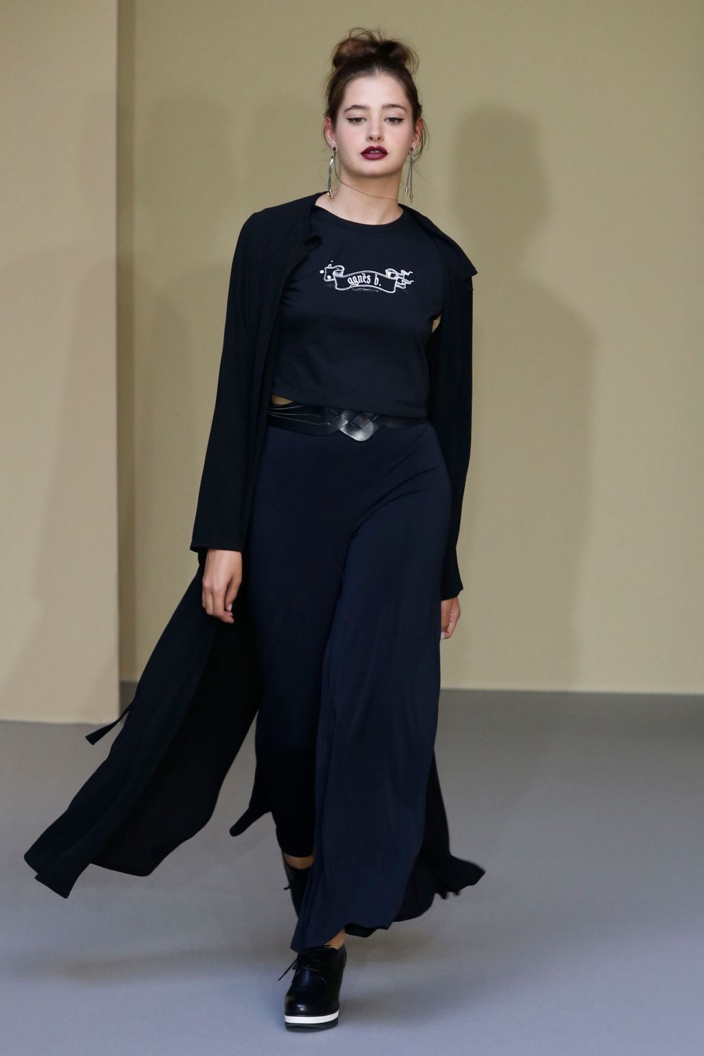 Fashion Week Paris Spring/Summer 2018 look 40 from the Agnès B collection womenswear